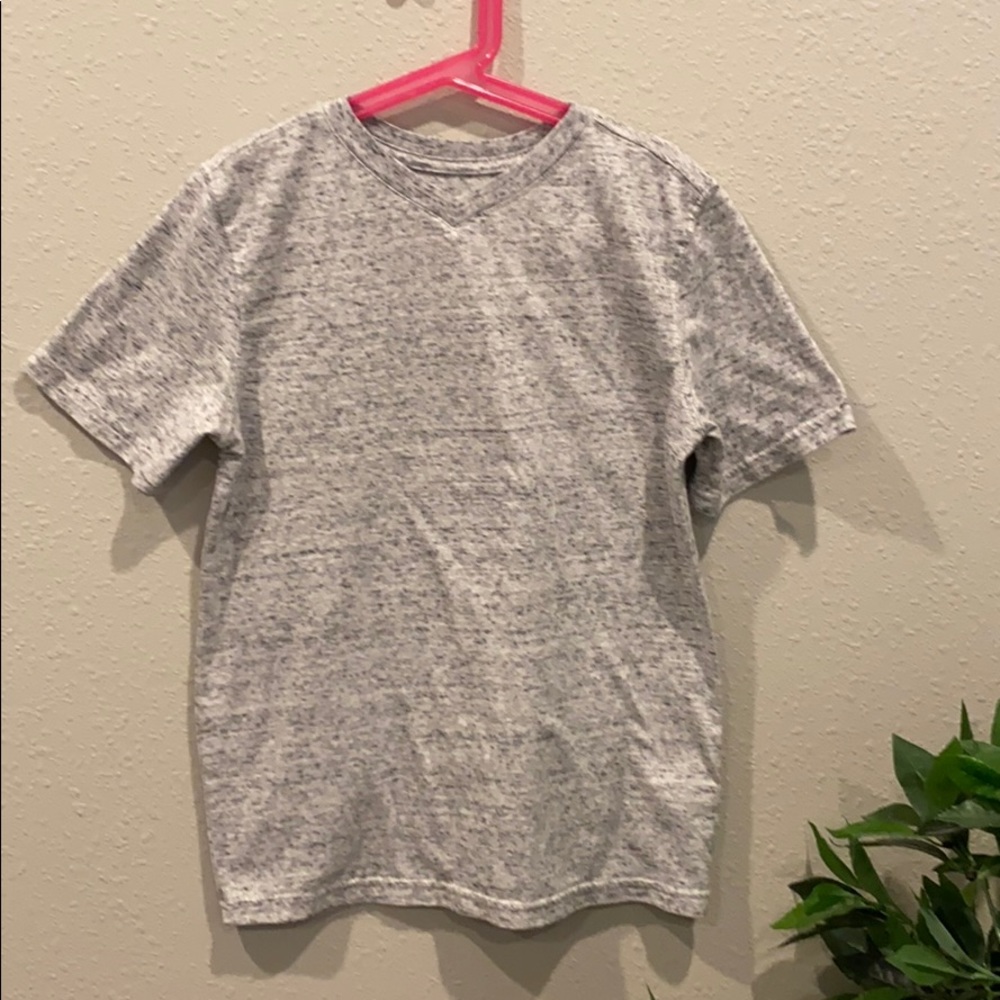 Boys basic tee - like NEW